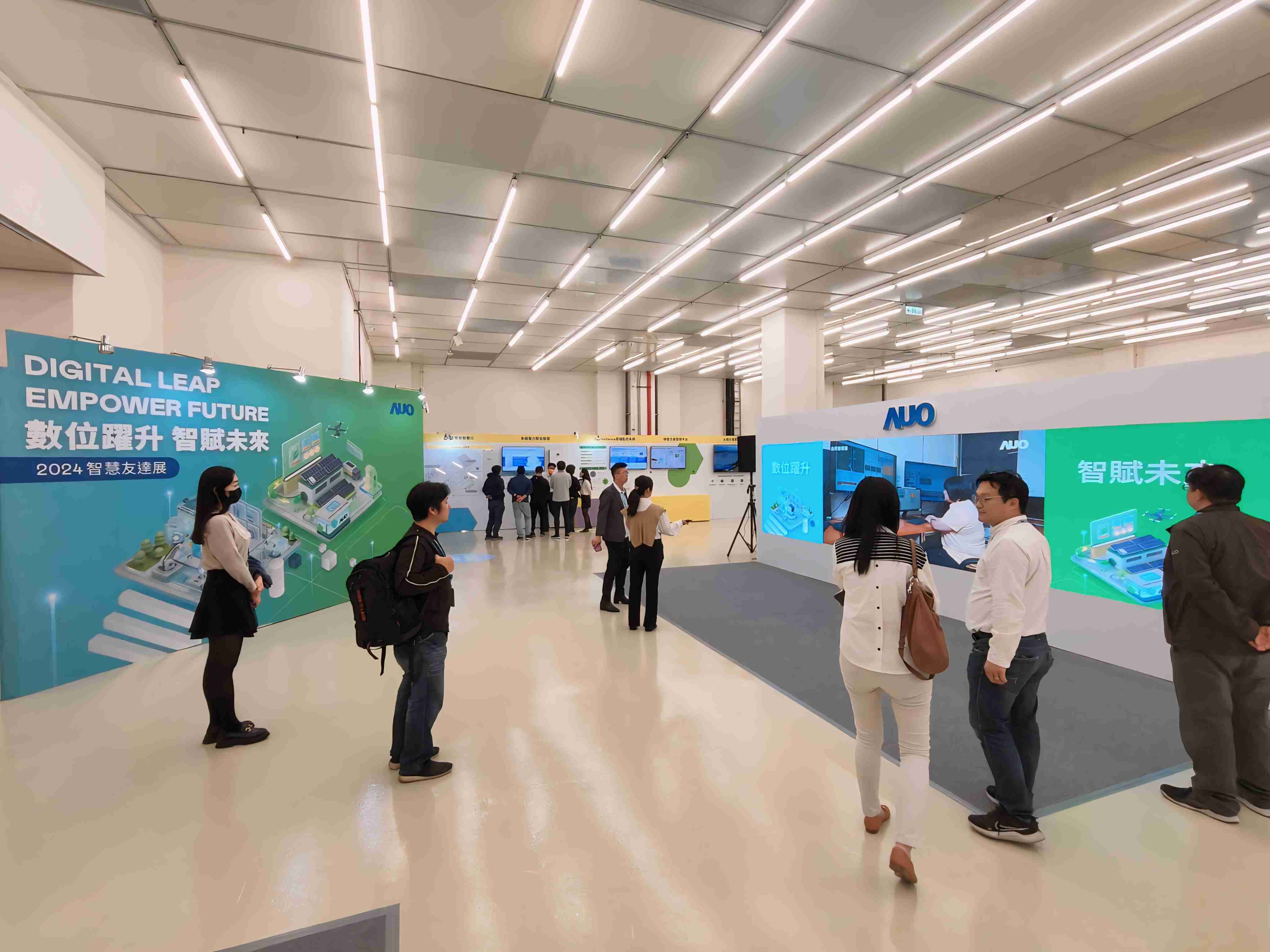 2024智能888.BY集团电子游戏展邀集生态圈伙伴共同参展，，从数字应用、、净零减碳到能源发展，，，创造全方位永续商机，，，携手生态圈伙伴迈向永续未来