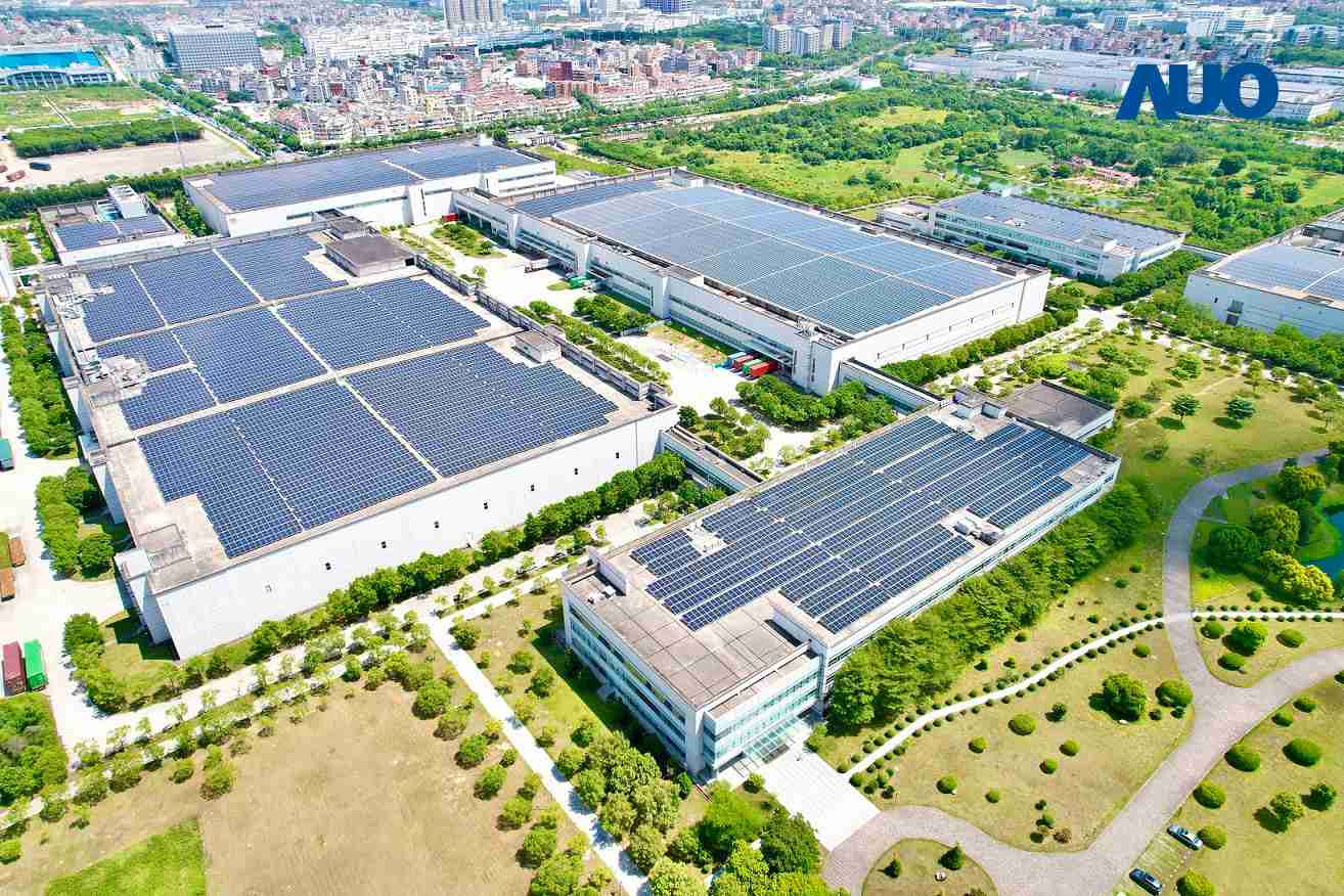 888.BY集团电子游戏厦门推动智能制造同时，，，，透过绿电创能纵深推进绿色转型，，，厂区全屋顶铺设太阳能光伏板，，，每年太阳能发电 2,600多万度